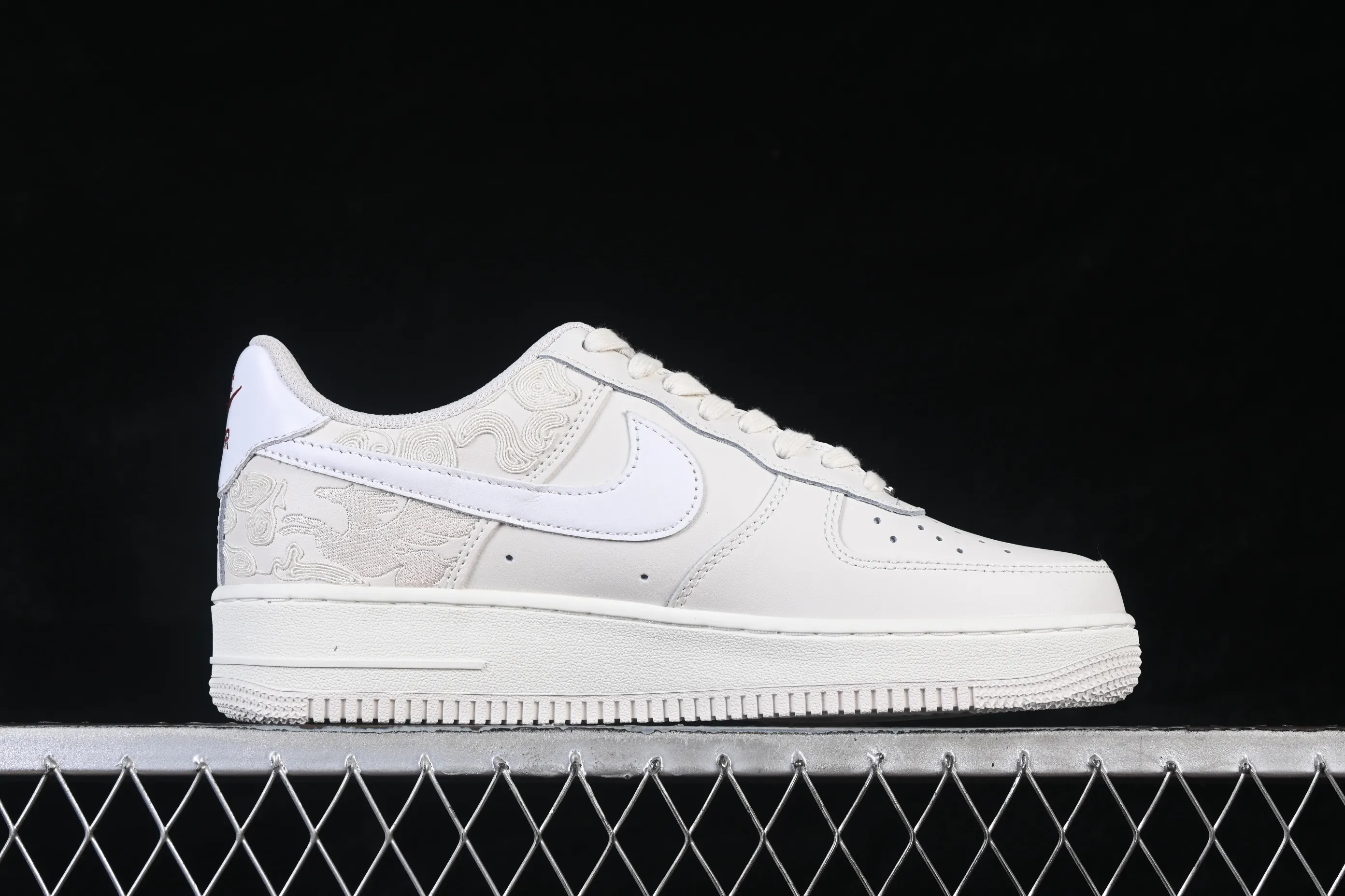 All categories Nk Air Force 1 Air Force series Nk Air Force 1 Low Air Force low-top C version Nike Air Force 1'07 Low Year of the Horse limited edition Air Force 1 low-top casual sneakers IQ1119-011
